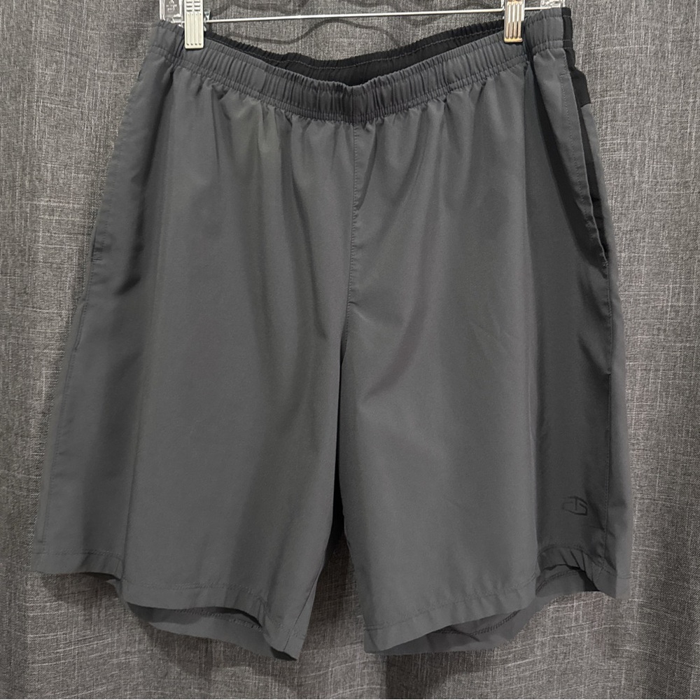 Tapout Men's Gray Athletic Shorts - L